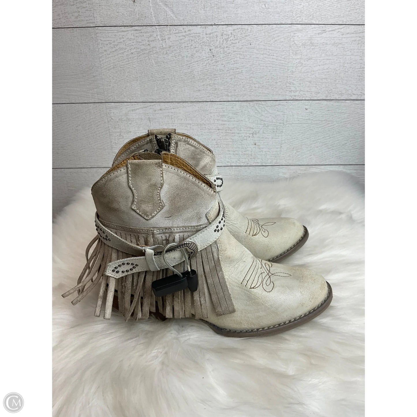 Boots Ankle Flats By Clothes Mentor In Tan, Size: 8