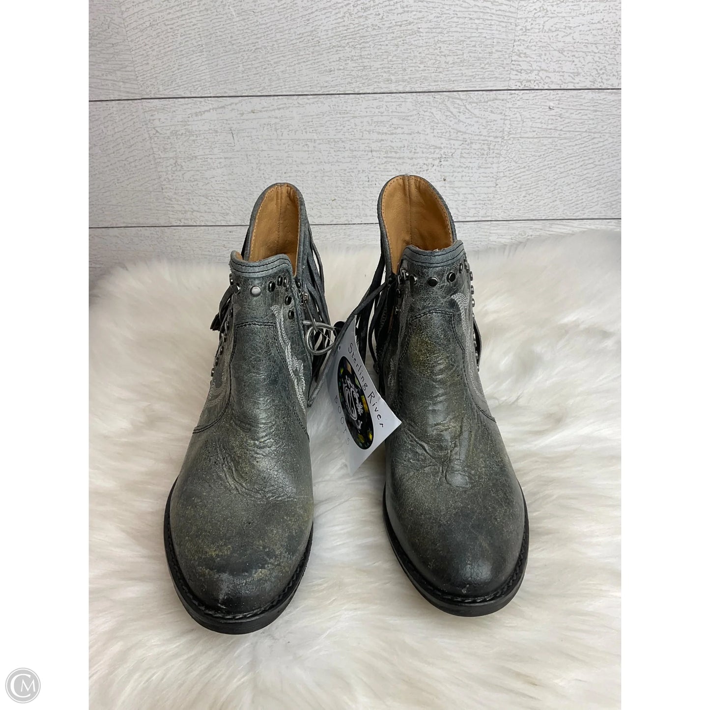 Boots Ankle Flats By Clothes Mentor In Grey, Size: 8.5