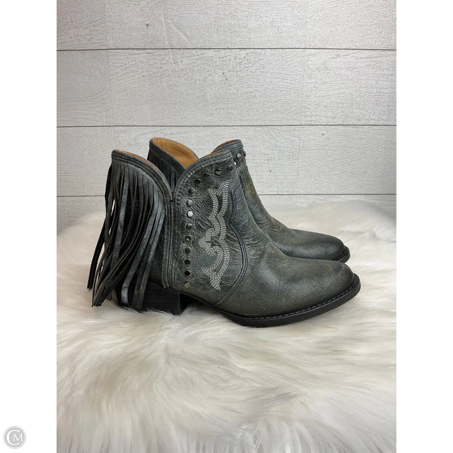 Boots Ankle Flats By Clothes Mentor In Grey, Size: 8.5