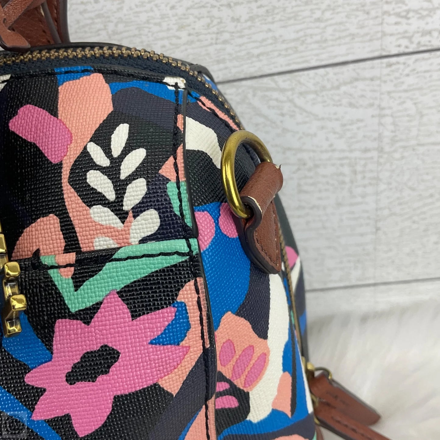 Handbag By Fossil, Size: Medium