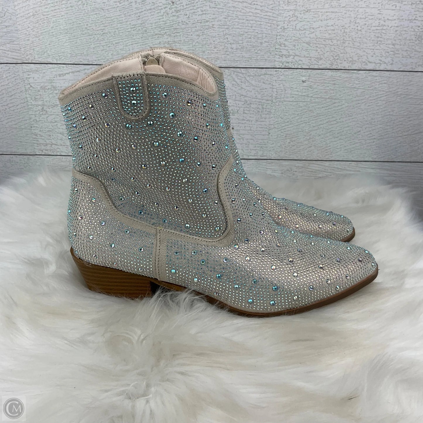 Boots Ankle Heels By Yoki In Silver, Size: 10