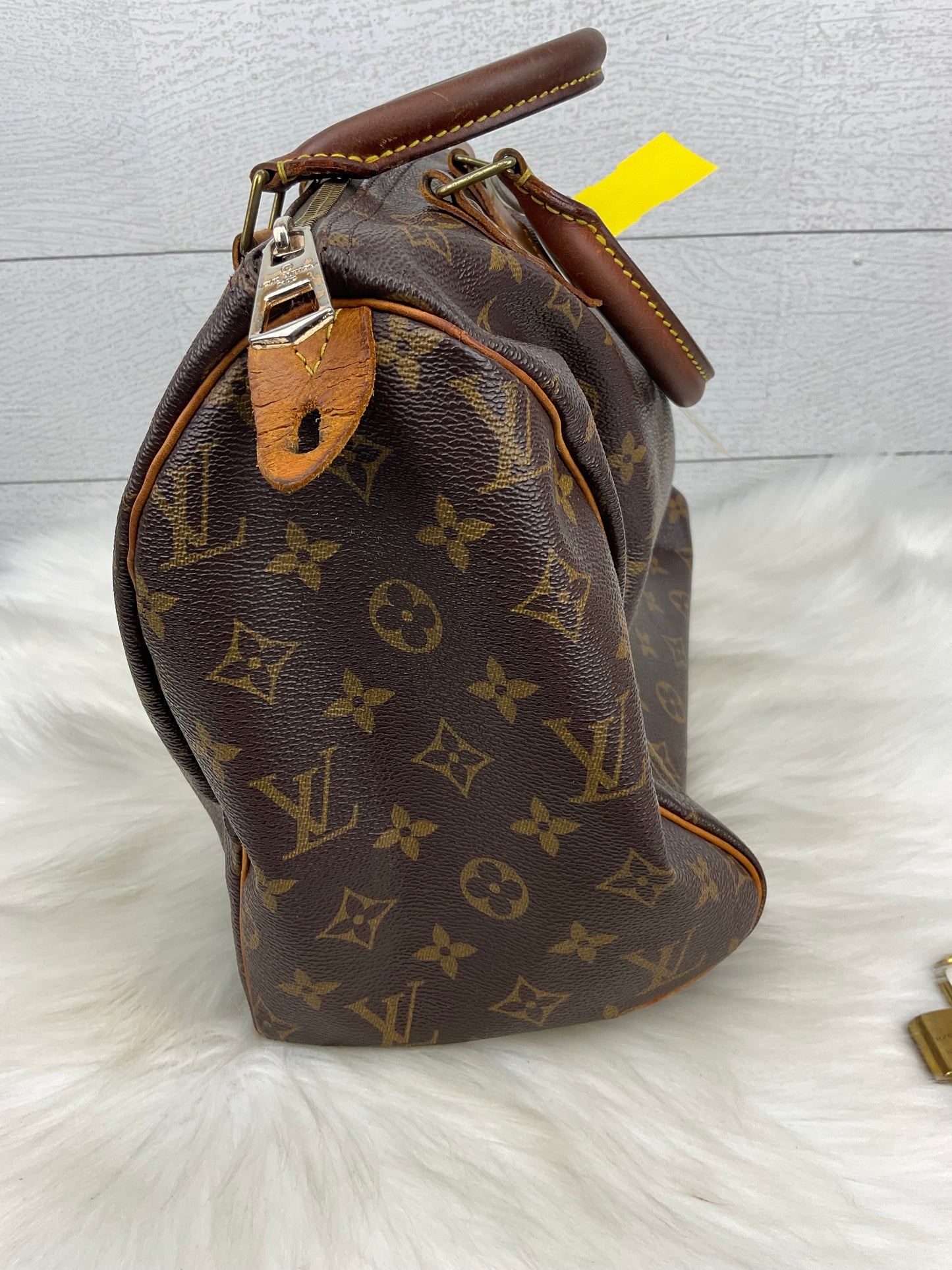 Handbag Luxury Designer By Louis Vuitton, Size: Medium