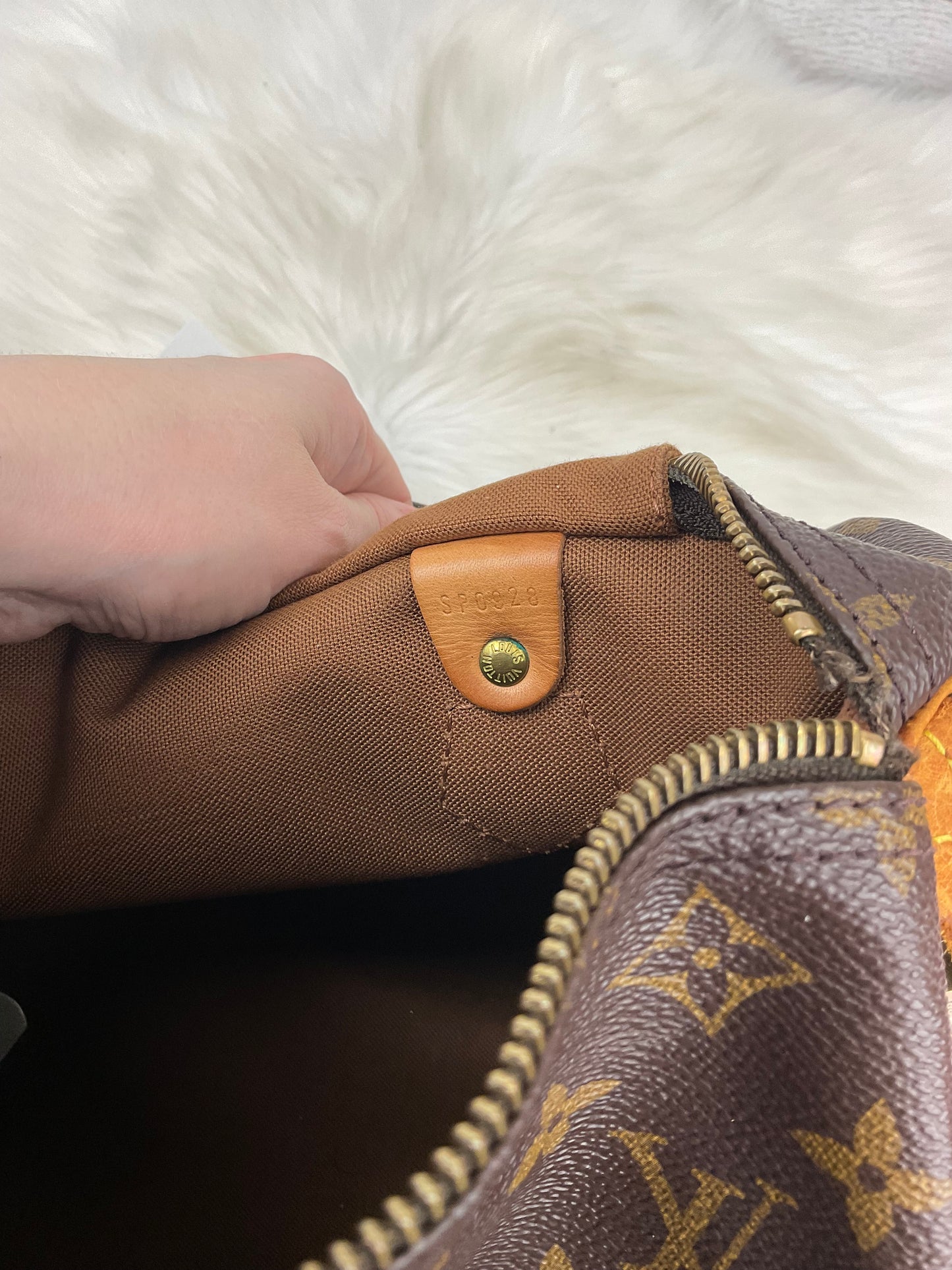 Handbag Luxury Designer By Louis Vuitton, Size: Medium