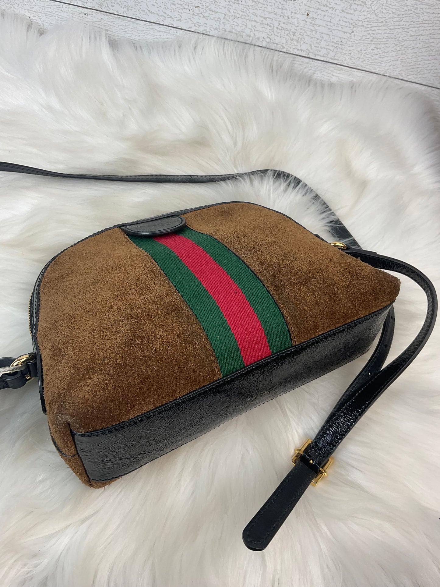 Crossbody Luxury Designer By Gucci, Size: Small