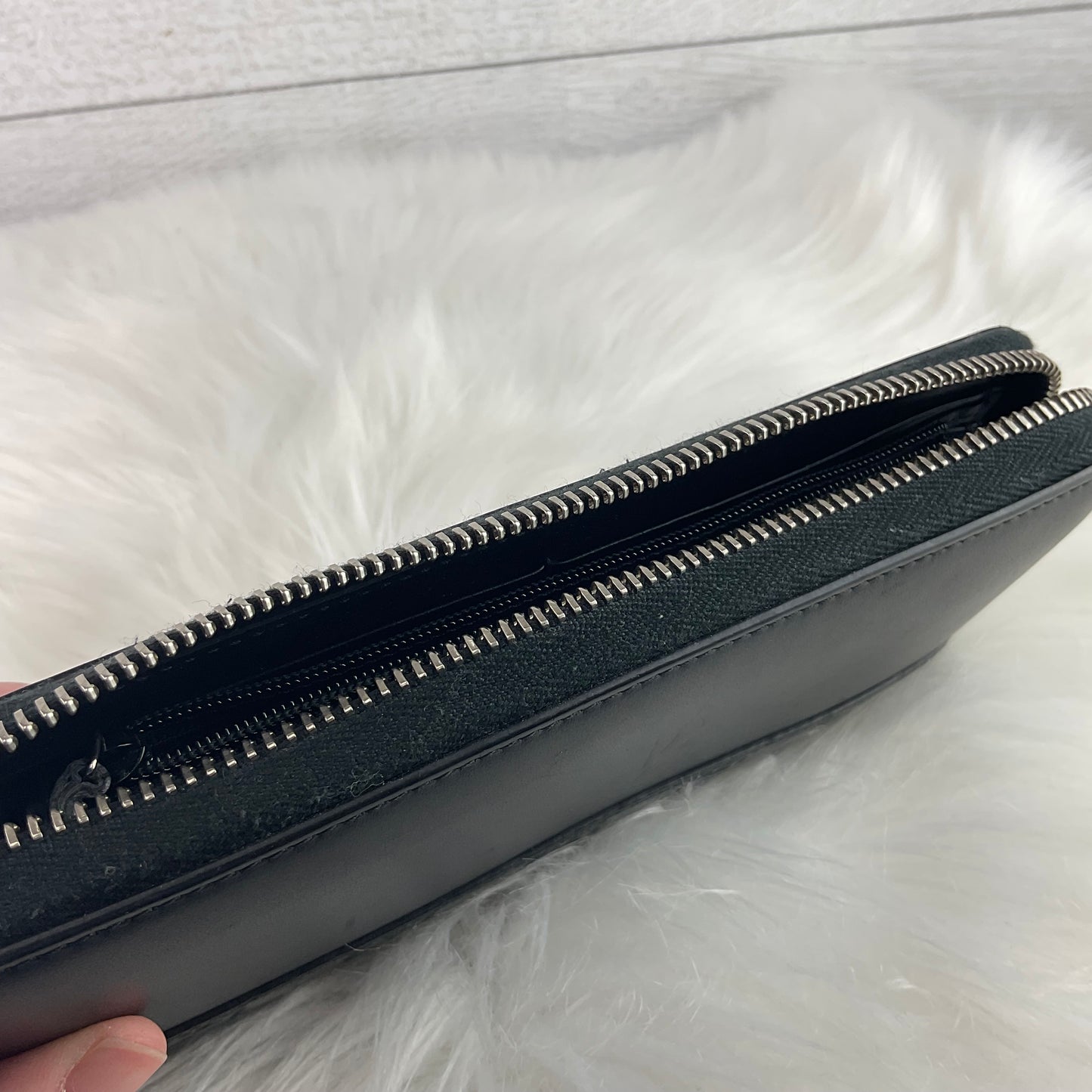 Wallet Luxury Designer By Gucci  Size: Medium