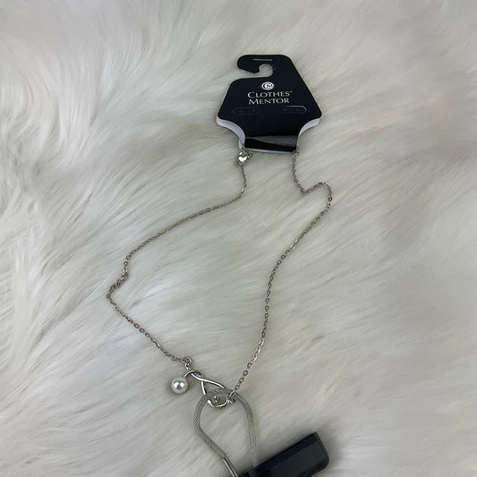 Necklace Pendant By Clothes Mentor  Size: 0